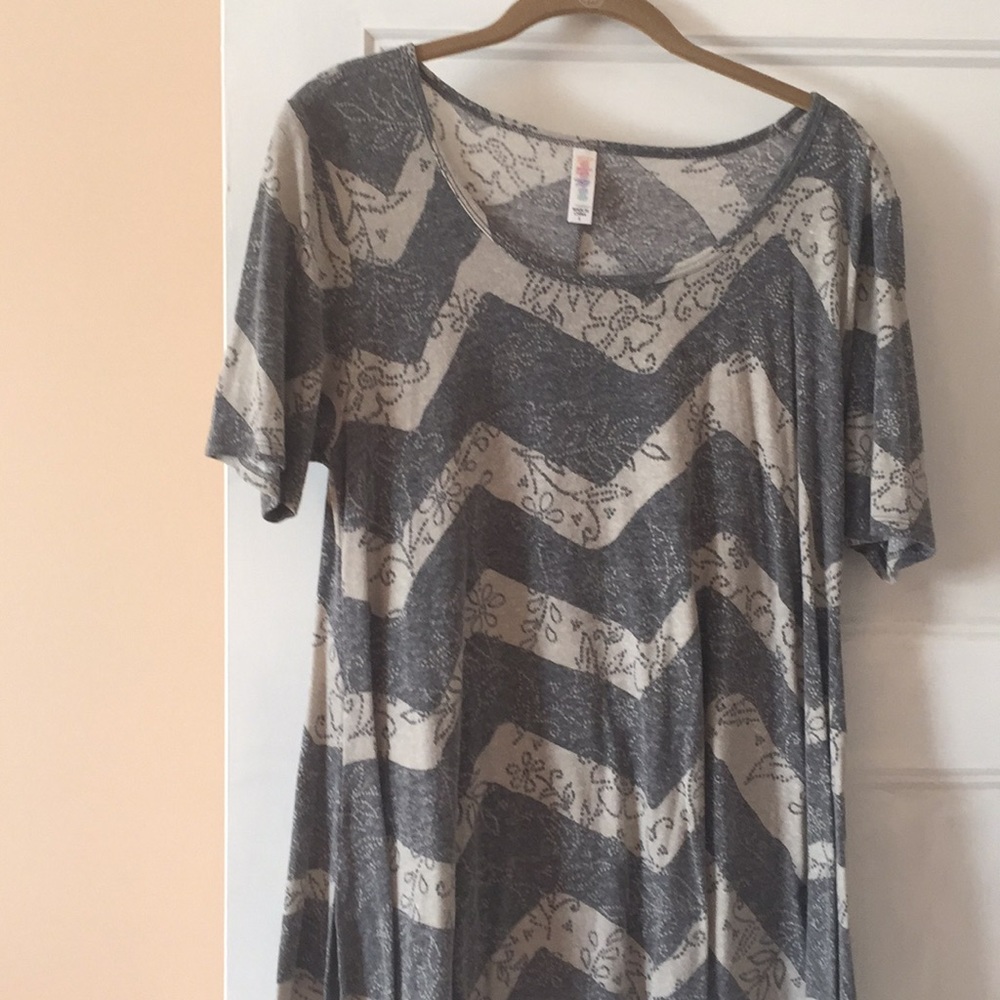 LuLaRoe Perfect T